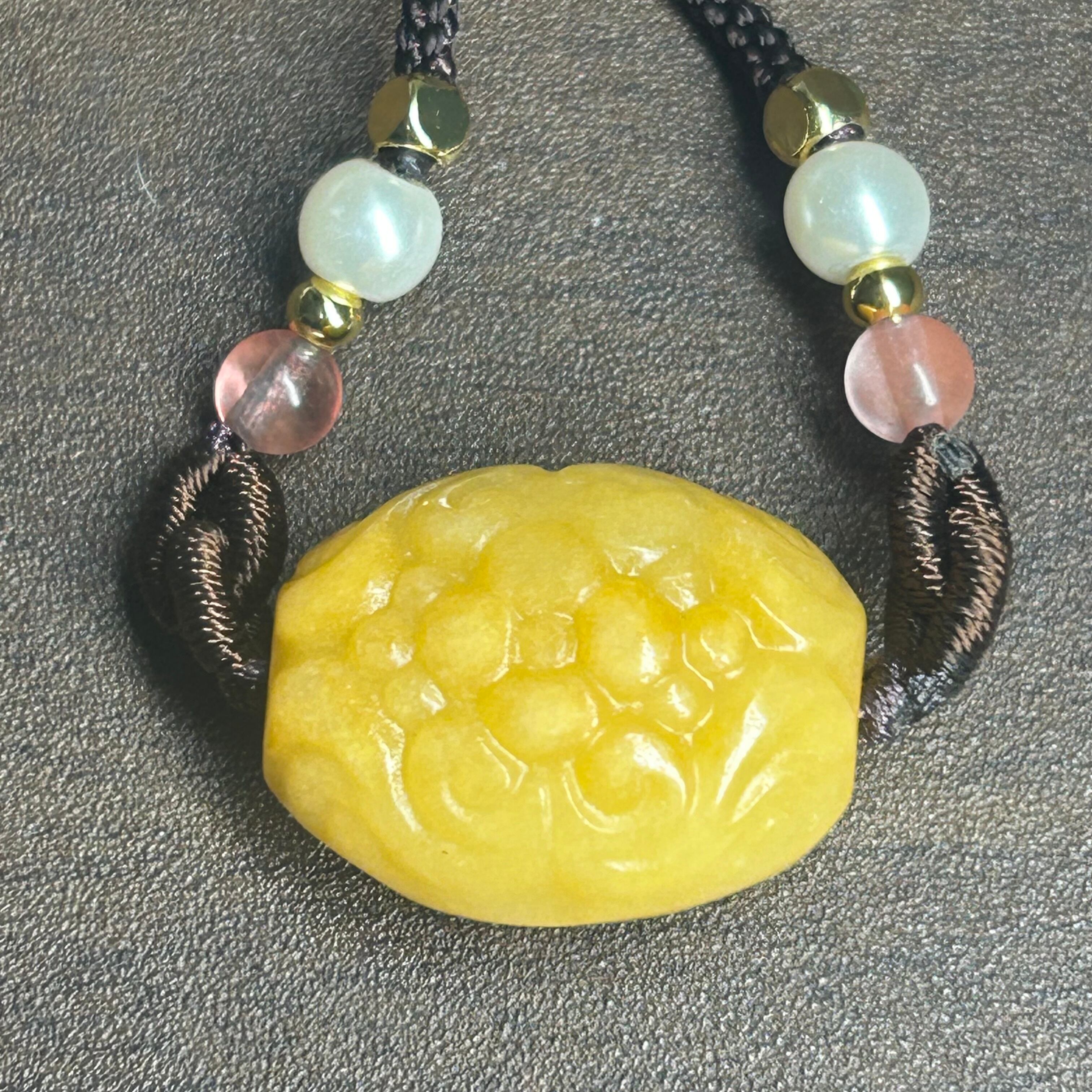 本翡翠ピアス k18 ミャンマー産 小花 可愛い 高氷 無含浸 無着色 高級