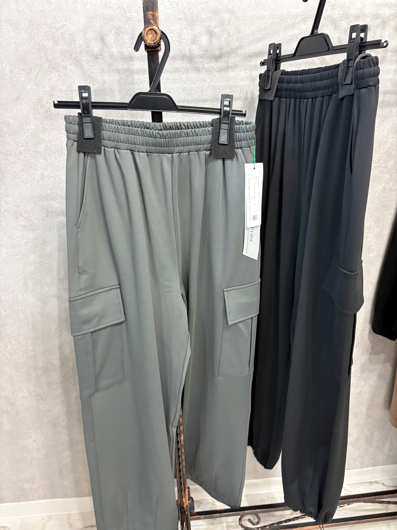 【praia】ハイテンションカーゴ　テーパードパンツ　2675