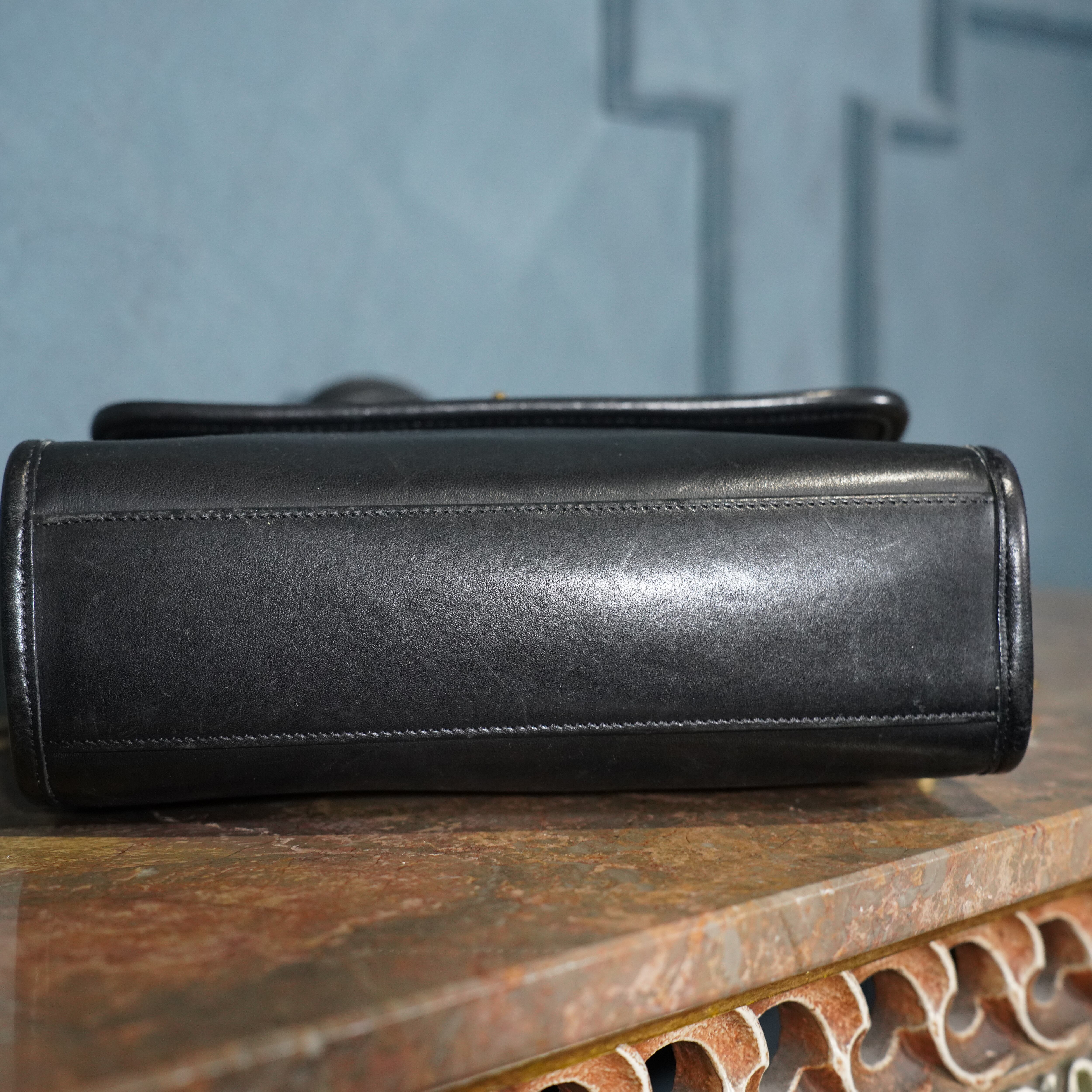 OLD COACH TURN LOCK DESIGN LEATHER 2WAY SHOULDER BAG MADE IN USA