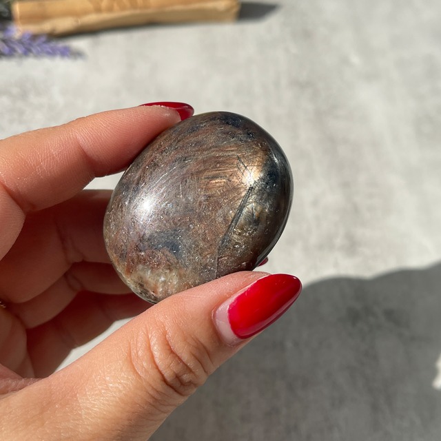 ケニア産 ゴールデンシーン・ブルーサファイア ― シーン入りコランダム パームストーン