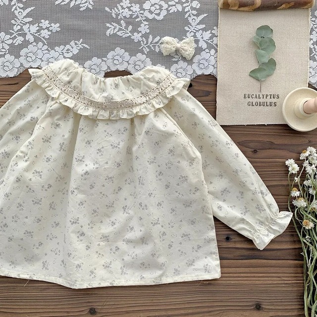 【取寄】繊細なフリル襟が可愛すぎる花柄ブラウス