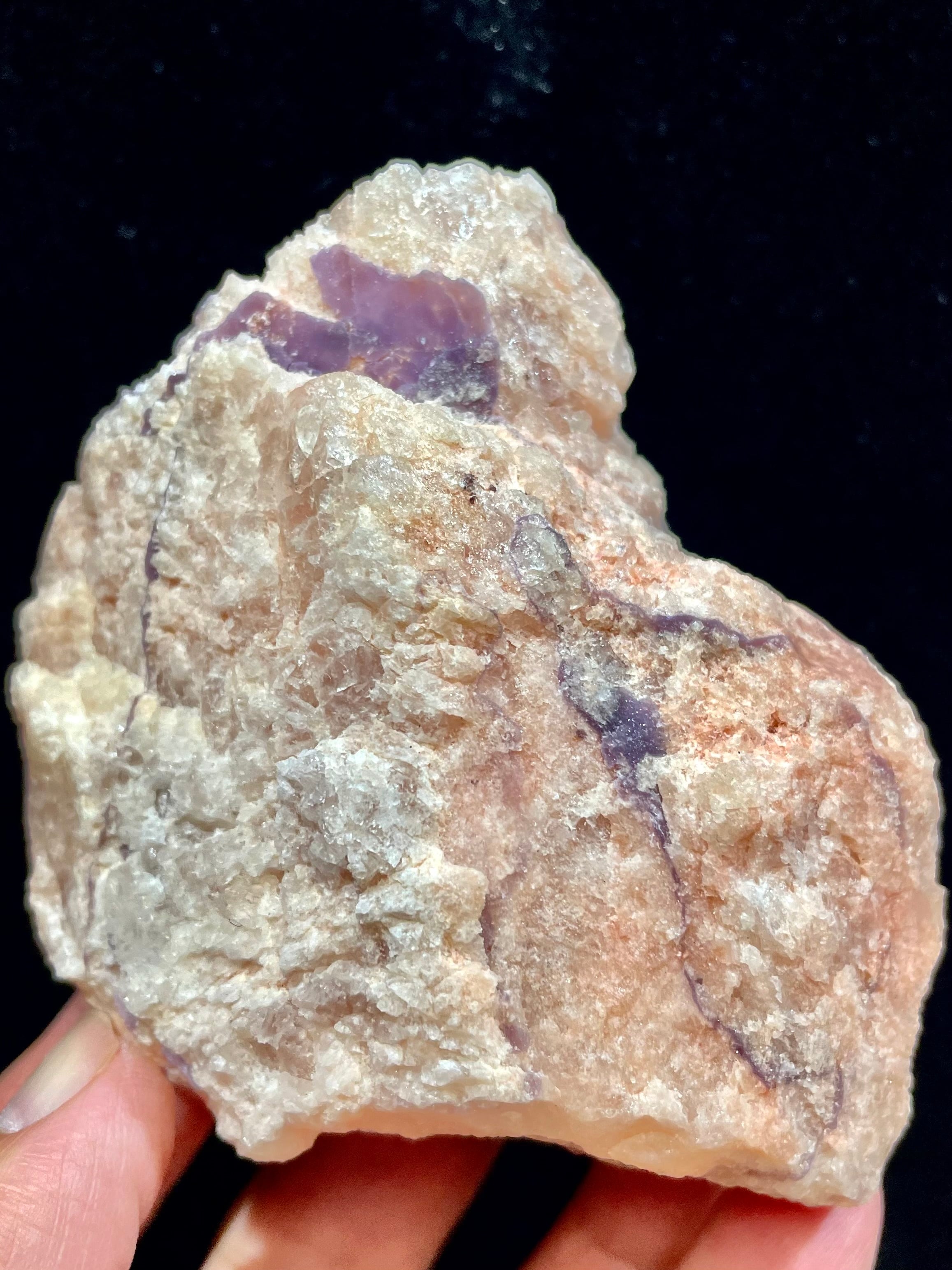 2) 不滅の力!「アンブリゴナイト」ピンク原石(大型)