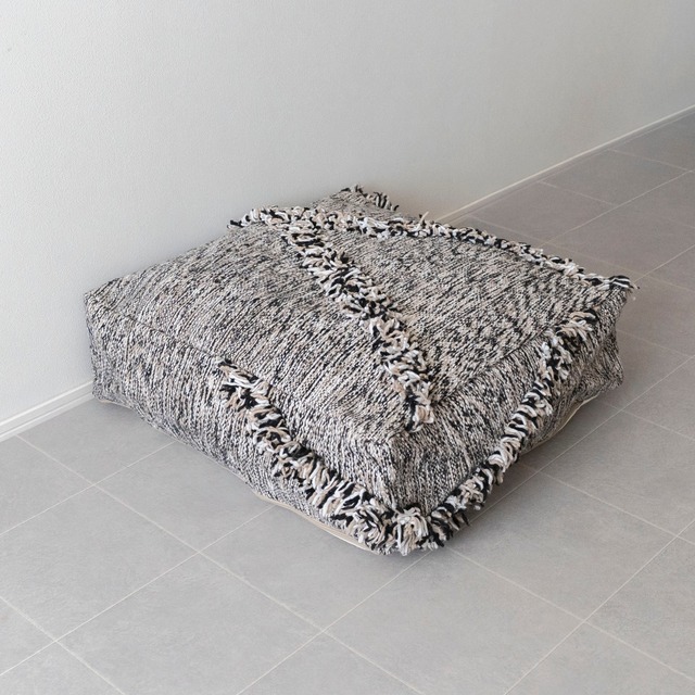 キリム・リメイク プフ -black-