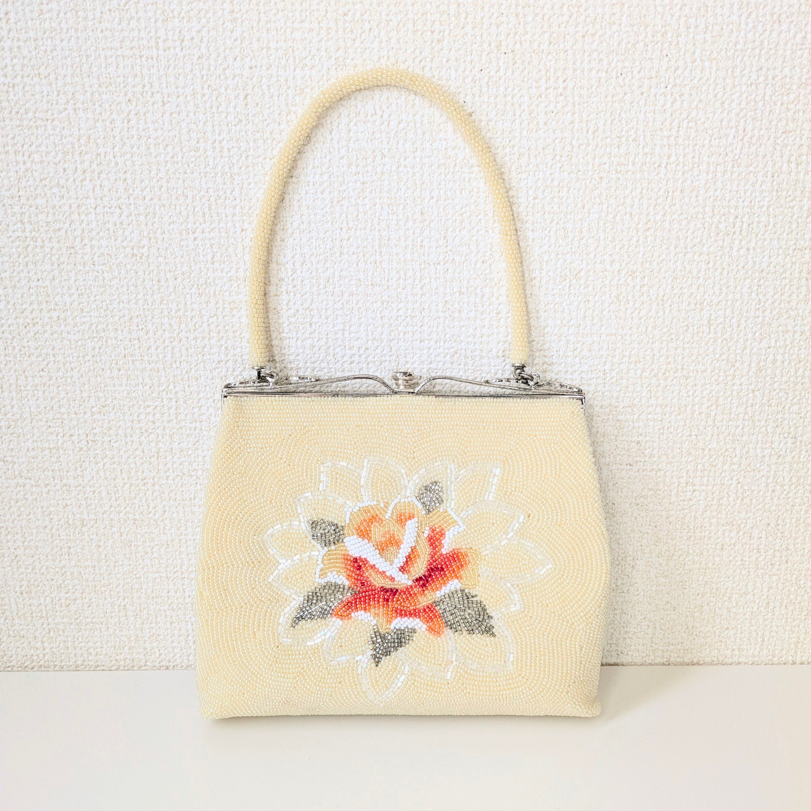 Vintage】ビーズ刺繍バッグ 玉子色 薔薇柄 パーティーバッグ クラッチ