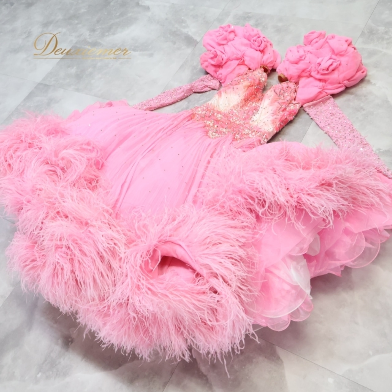 社交ダンス 衣装スタンダードドレス ワンピース ドレス スタンダード ファー プリーツ レース デモ 競技 ダンス パーティ 発表会 ピンク ピンク系 ゴージャス スカート ボリューム ショーウェア ダンスコスチューム フェミニン 競技用ドレス 上品 エレガント