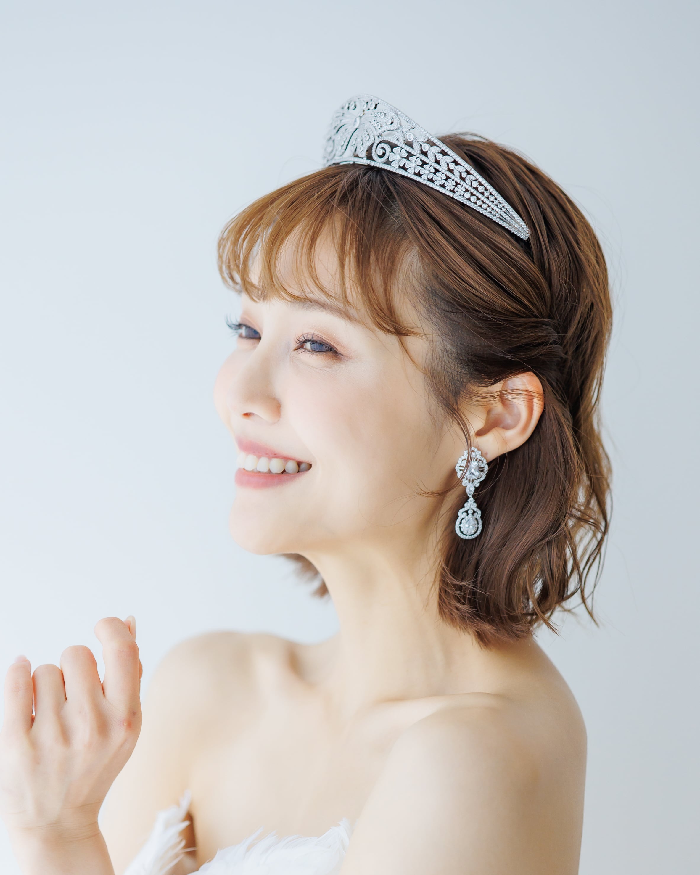 バタフライティアラウェディング【AH2203-01】 | ブライダル