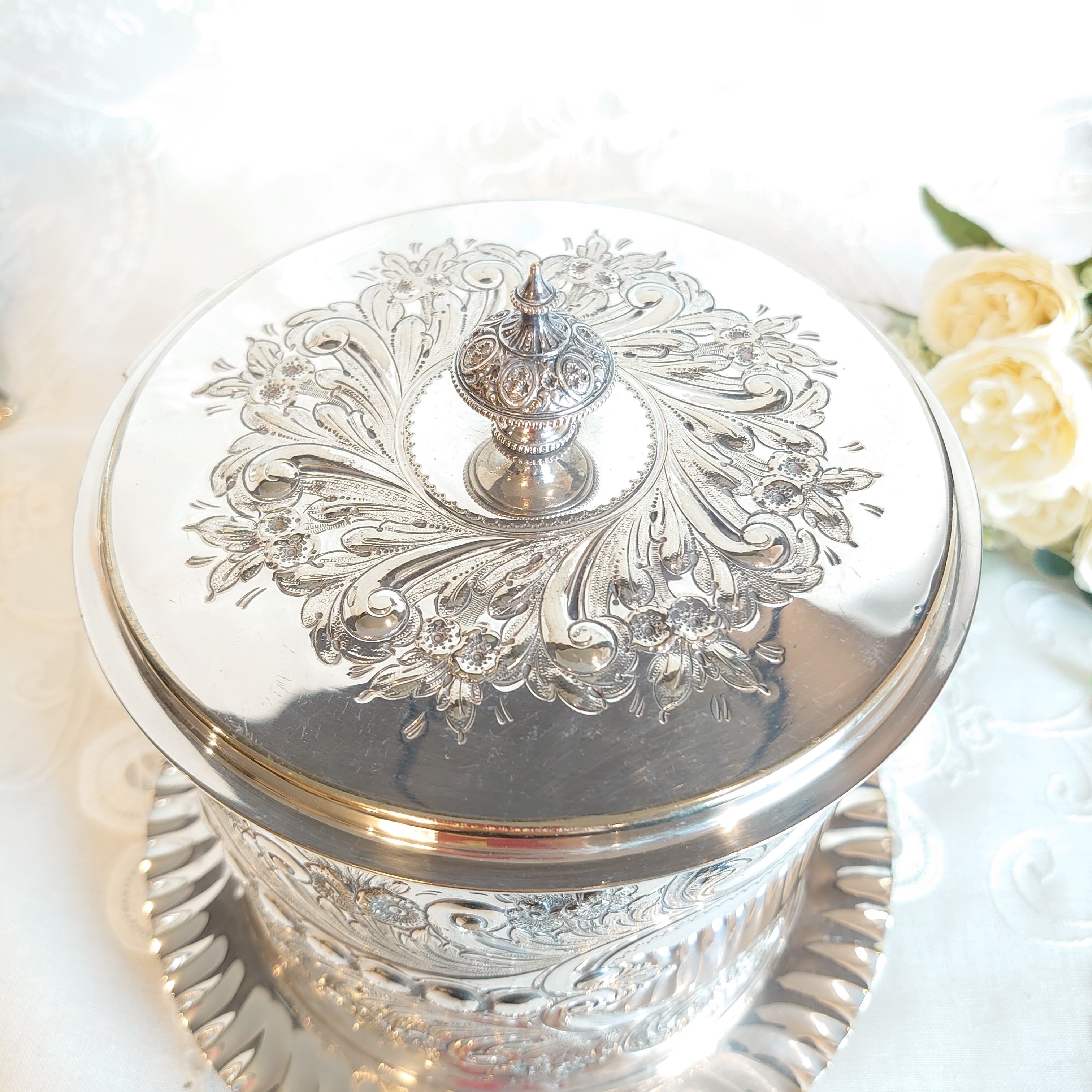 ビスケットボックス イギリス アンティーク シルバープレート製