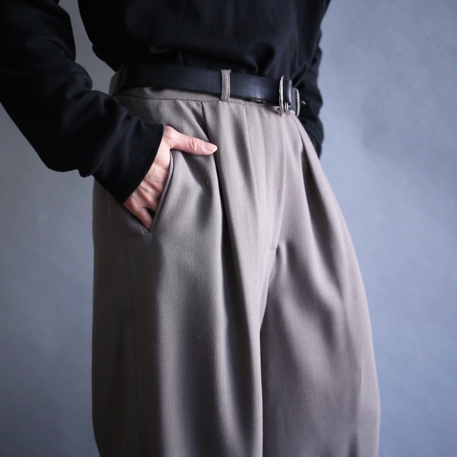 2-tuck tapered silhouette gray-beige wide wool slacks（with liner）