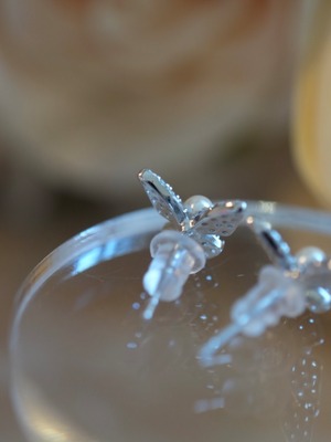 chocho Pearl bijou pierce