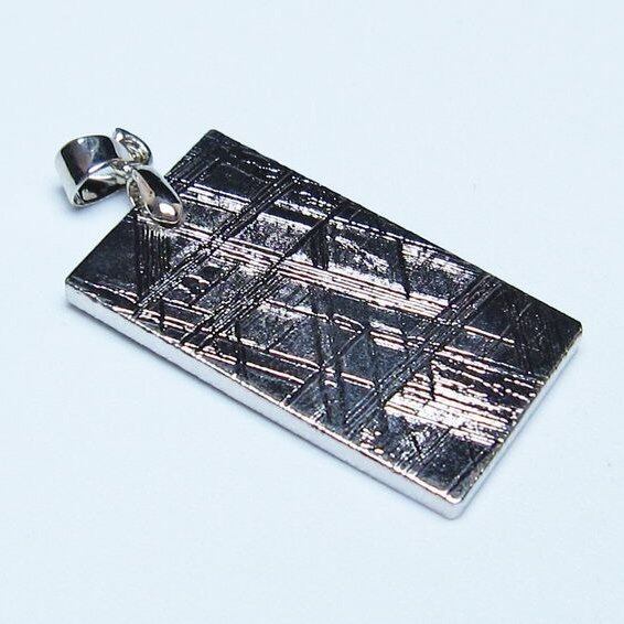 ギベオン ペンダント 隕石 メテオライト 一点物 おまかせ便 112-13442