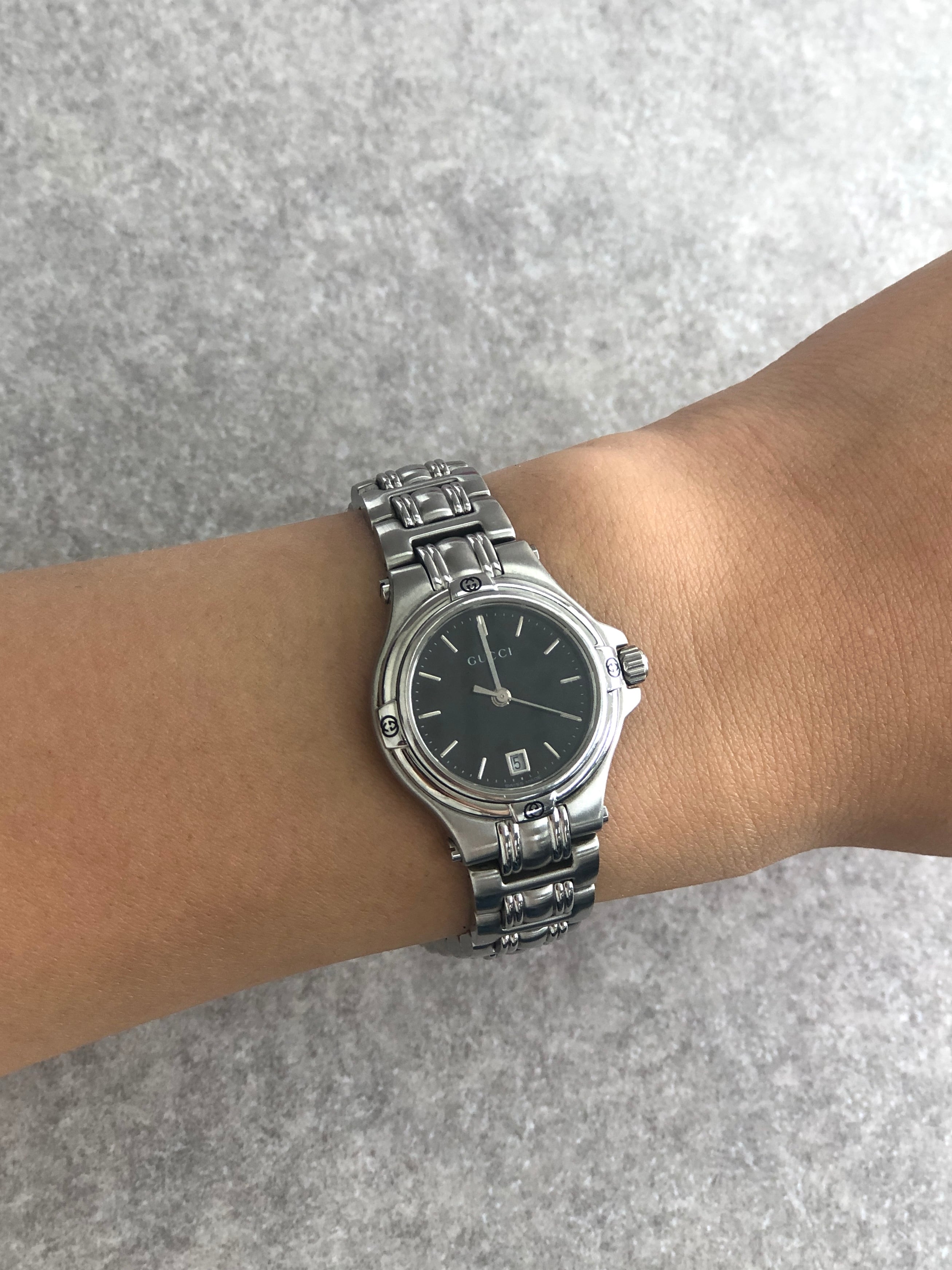 GUCCI グッチ 腕時計 シルバー ステンレススチール クウォーツ 9040L