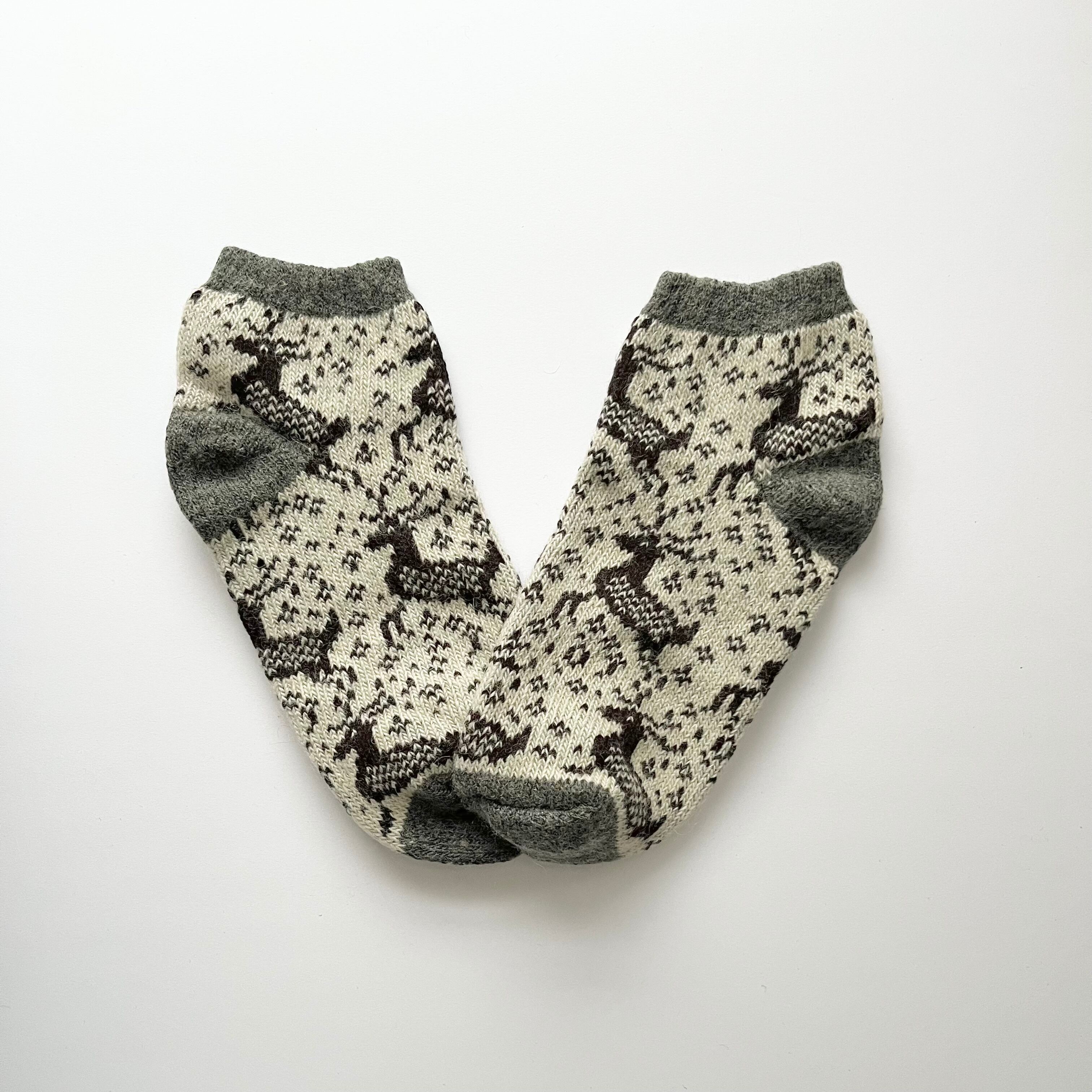 ウクライナ支援/くるぶし丈メンズウールソックス(シカ柄)