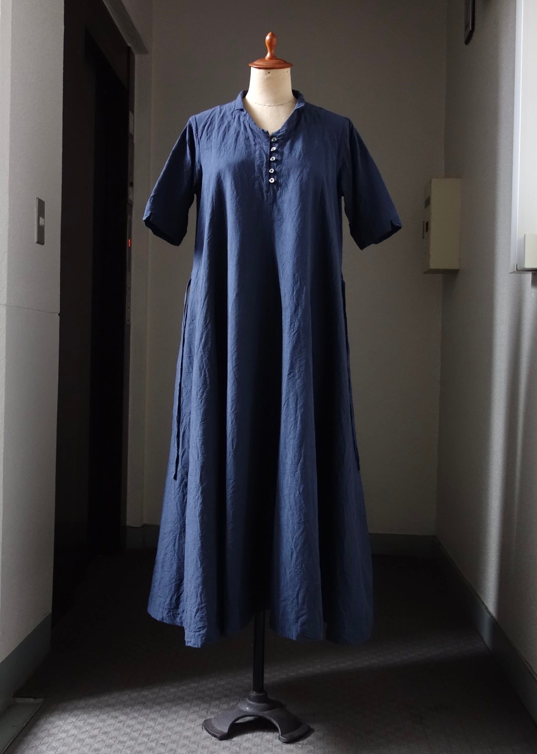 classic botanical dress / botanical navy | ATELIER GARDENIA