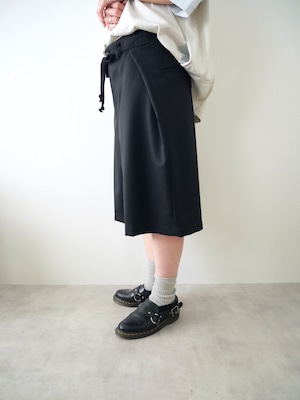 Dulcamara / よそいきフォールドショートパンツ
