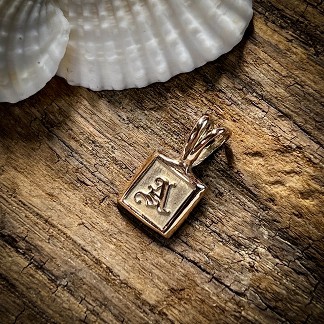 イニシャルネックレス K10