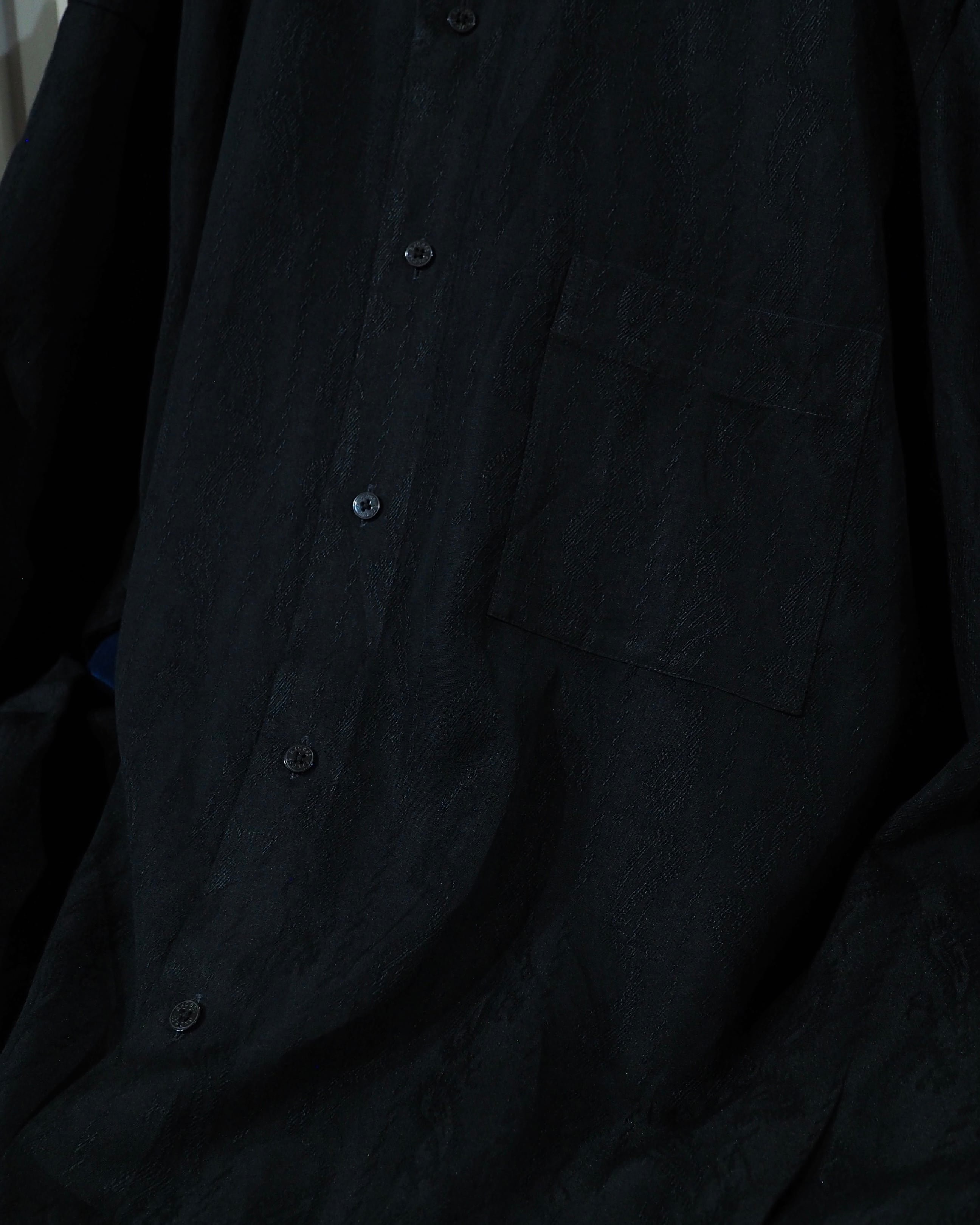 " axcess " Black Beautiful Paisley Pattern Embroidery Over Silhouette Shirt