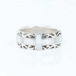 Shell Cross Design Silver Ring #22  (used)