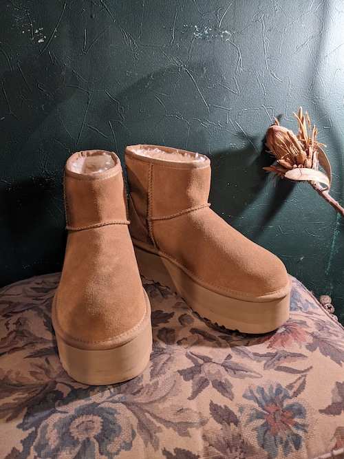 "UGG" platform mouton boots