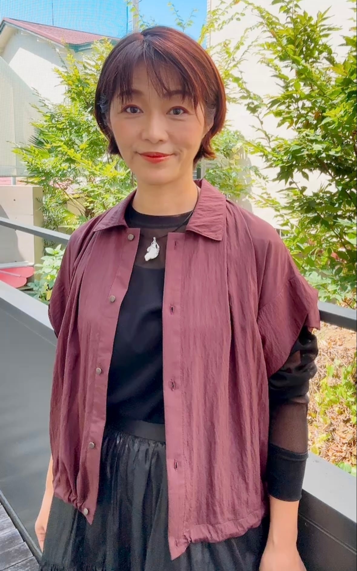 女性用ロングレザージャケット,長袖,クロップドコート,ストリートパーティー用,赤,新しいファッション,2024 女性用ロングレザージャケット,長袖,クロップドコート,ストリート