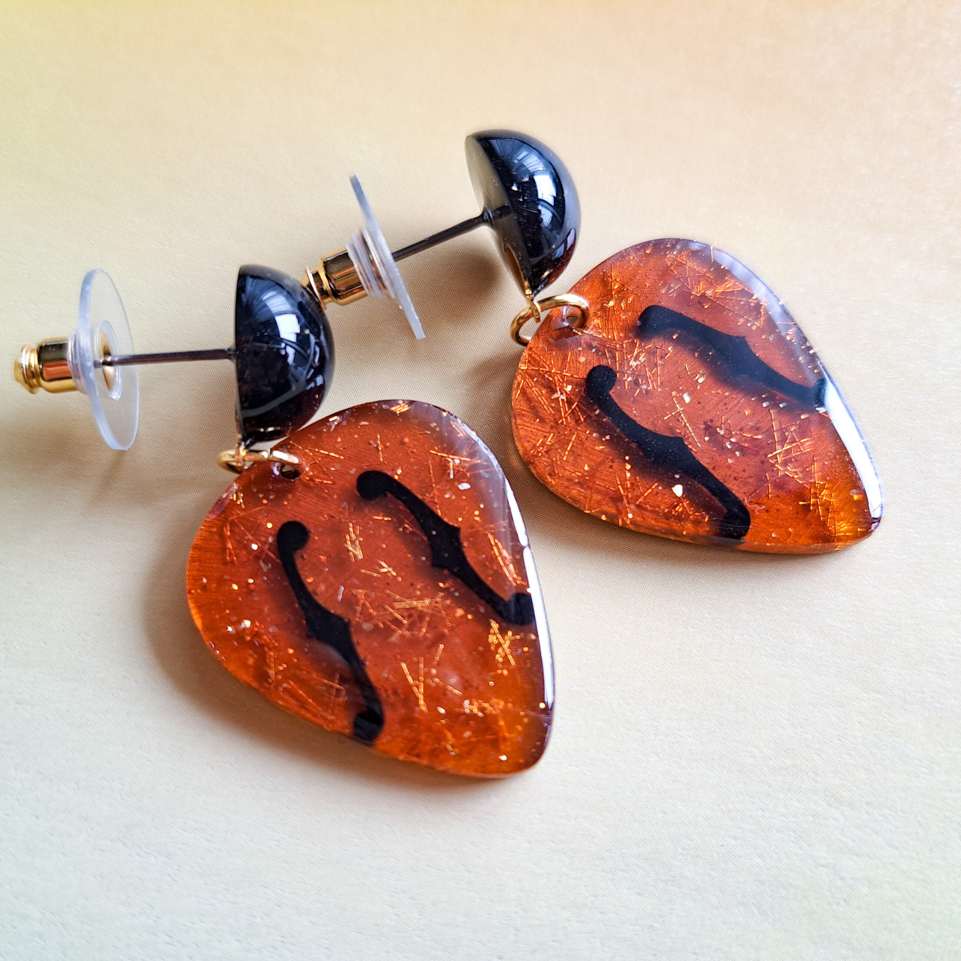 195 エレキギターでロックな気分♪ ハンドメイド　ピアスorイヤリング 195 エレキギターでロックな気分♪ ハンドメイド ピアスorイヤリング