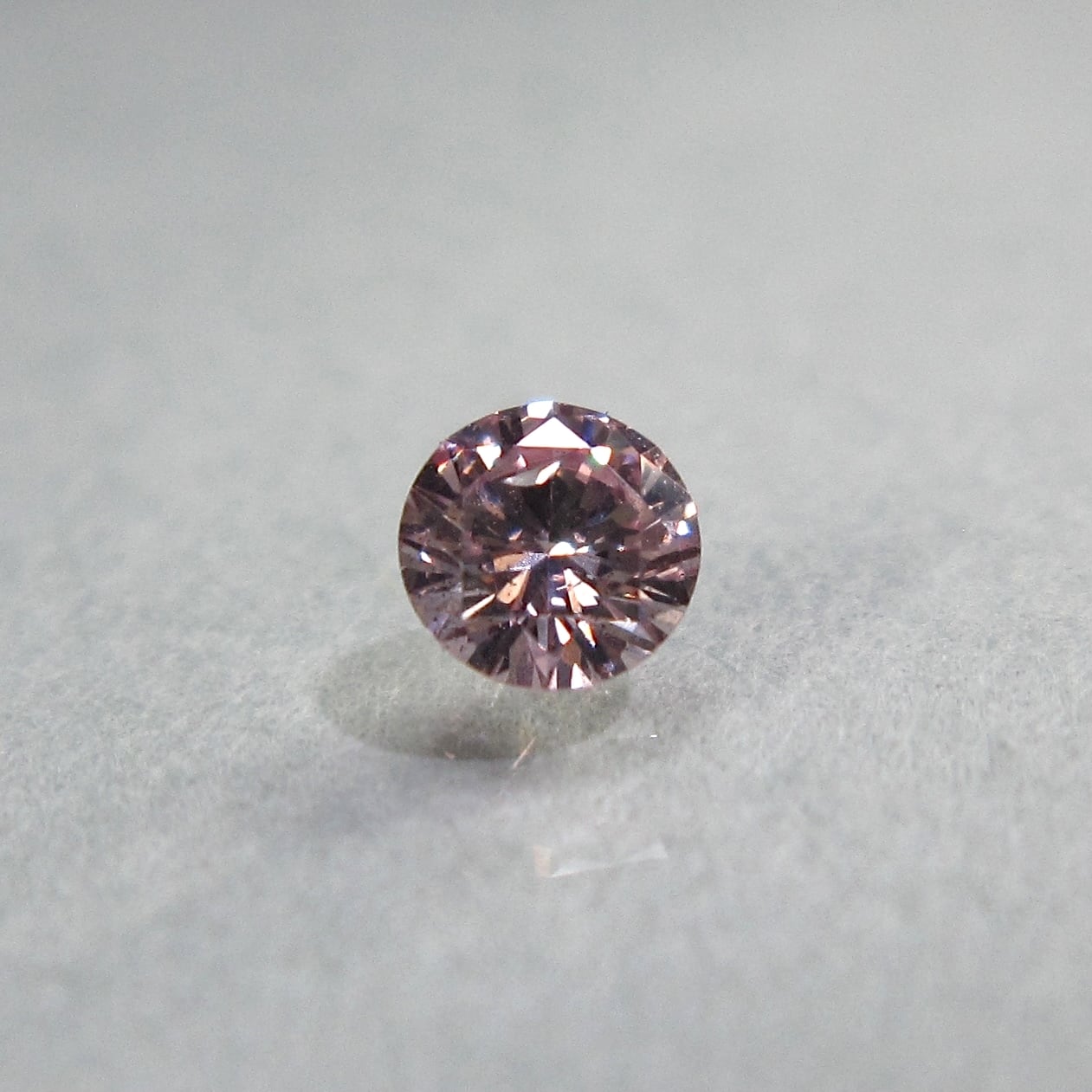 0.130ct Light Violetish Gray VS-1 - www.tigerwingz.com