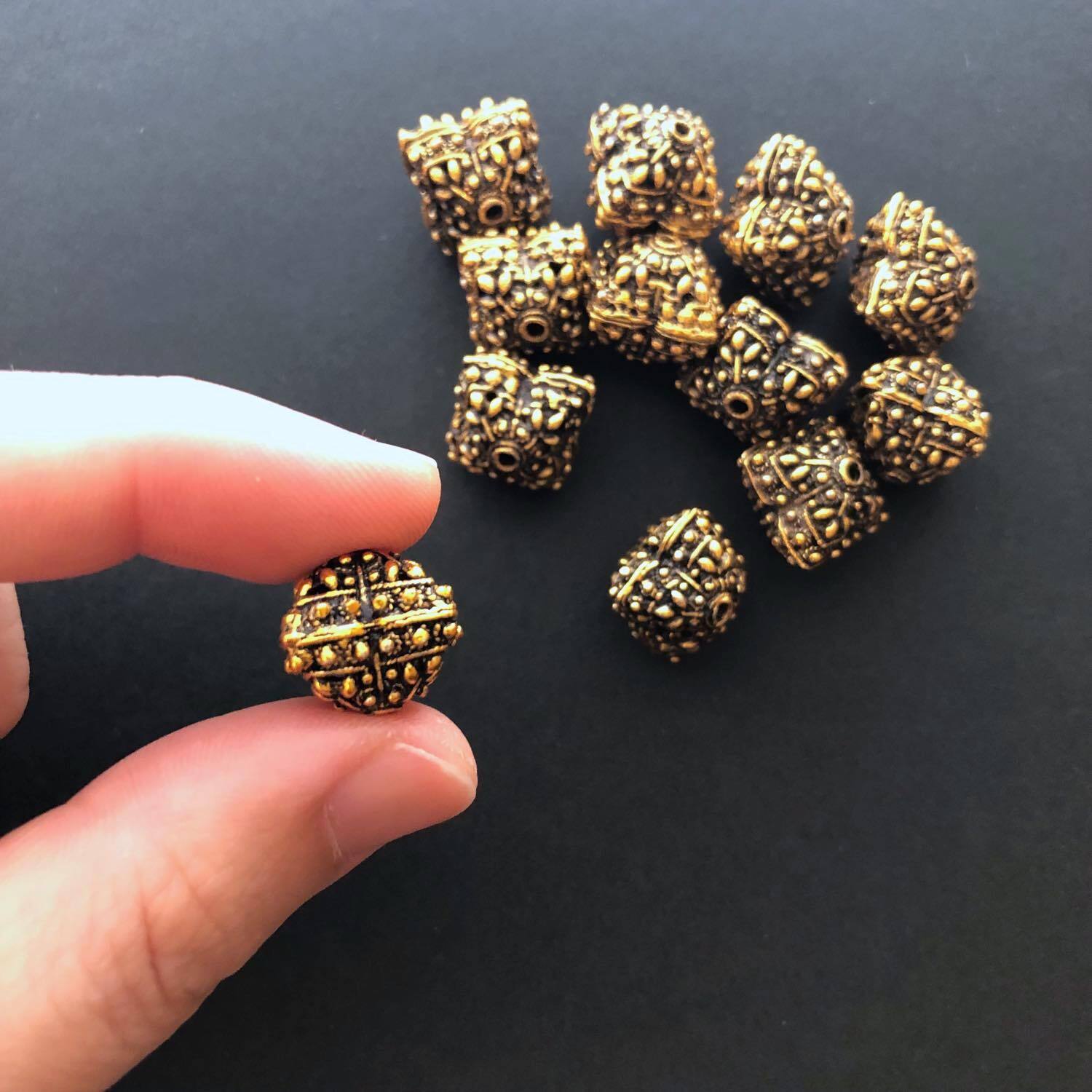 再入荷〉ぶつぶつ模様入りひし形インドメタルビーズ | Dua