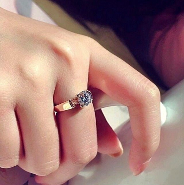 single diamond ring