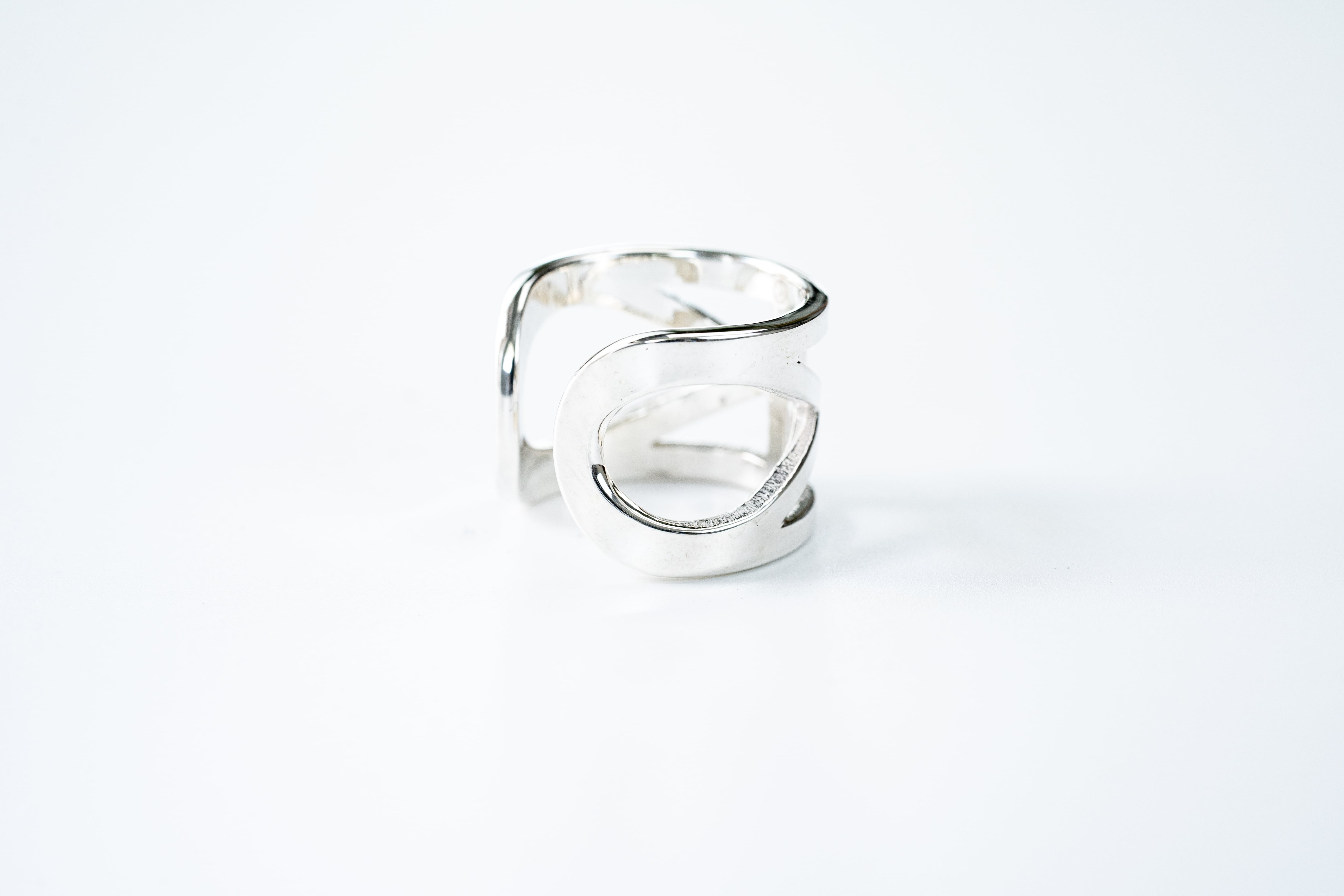 ワカンシルバースミス　R-054 See through Mobius ring R-054 See through Mobius ring | WAKAN SILVER SMITH online store