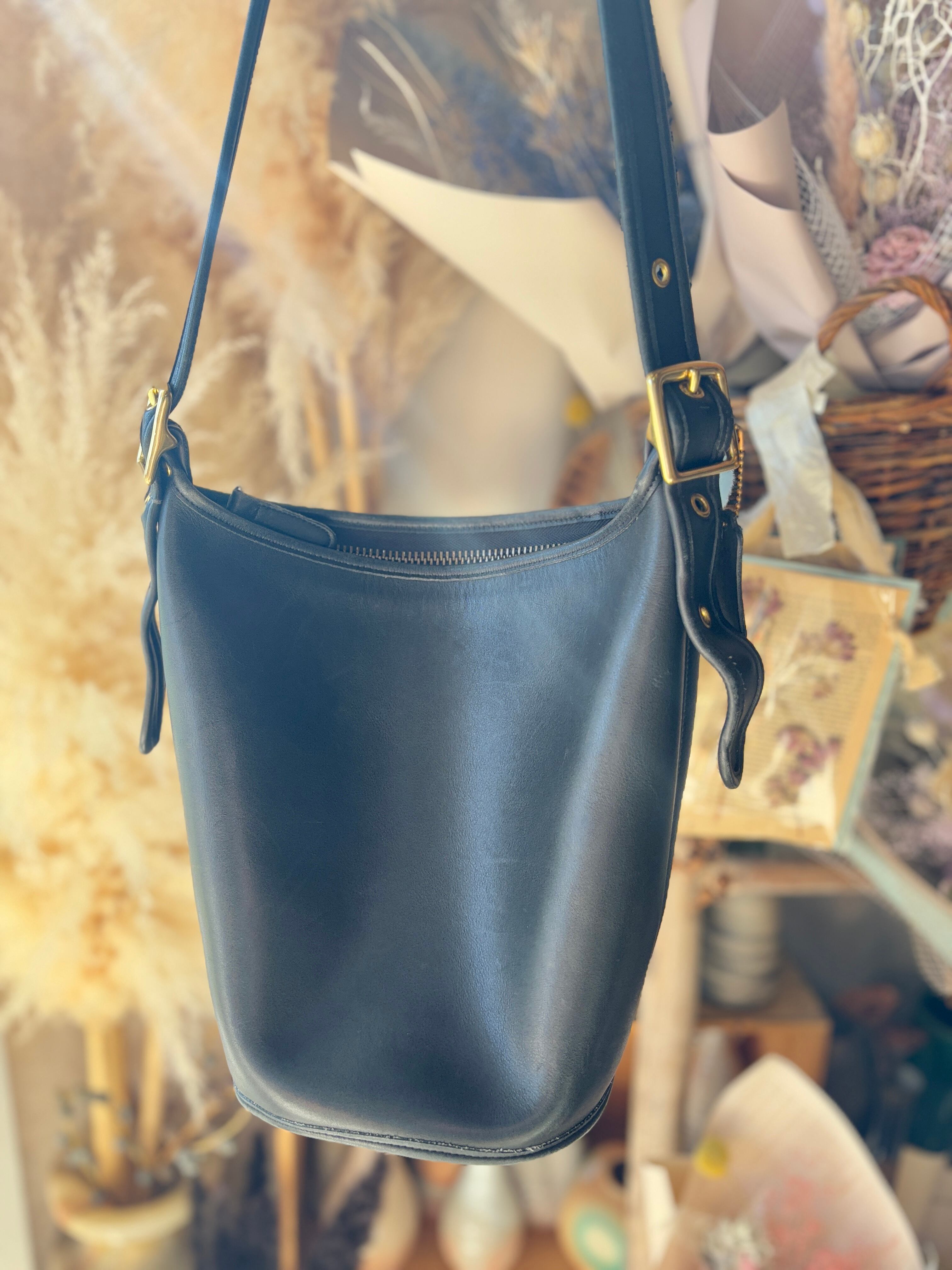 ☆USA製オールド コーチ ドラム型レザーショルダーバッグ黒 9085