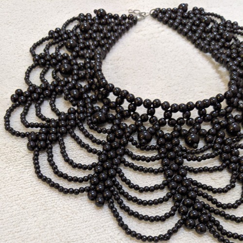 vintage black beads race necklace