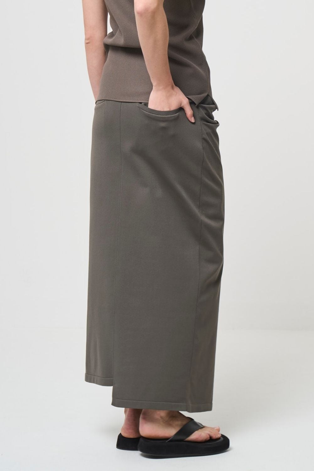 Smooth Gather Knit Skirt - TAUPE | seven dot - ライフスタイルEC