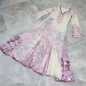 フラメンコ 衣装 Atelier Prima アトリエプリマ ドレス ワンピース ホワイト系 花 花柄 ボランテ フリル シージョ ピキージョ 白 紫 緑 かわいい 上品 長袖 ダンス衣装 イベント ステージ ラメ キラキラ パープル系 ピンク系 グリーン系 フラメンコドレス 白ドレス 花柄ドレス 長袖ドレス ステージ衣装 発表会衣装 舞台衣装 演奏会衣装 レッスン衣装 ダンスワンピース フリル袖 ラメ入り きらきら プリマドレス ボランテ風 ひらひら ピキージョ風 セット風 トップス風 アクセント 紫系