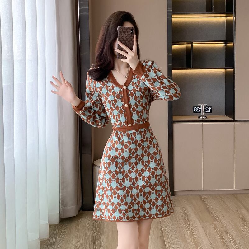 【dress】Vネックニットワンピース M18606