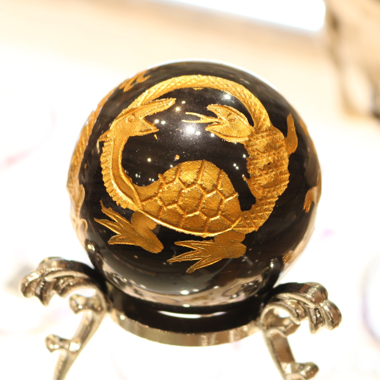 オブシディアン　スフィア　四神彫り　金塗り　53mm　丸玉　0104001538・画像3