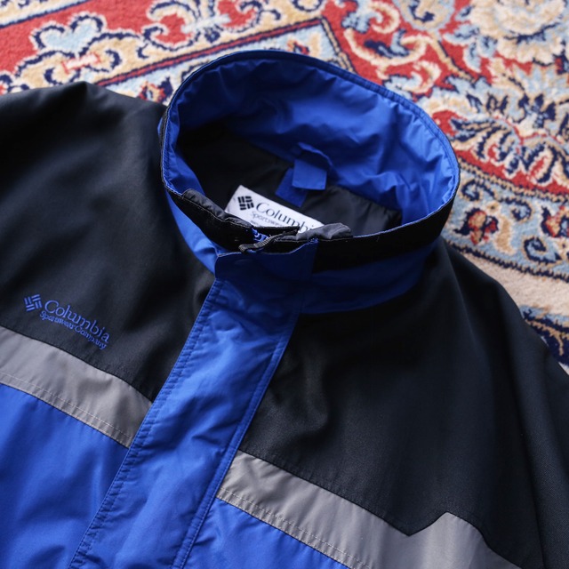"columbia" big silhouette nylon jacket