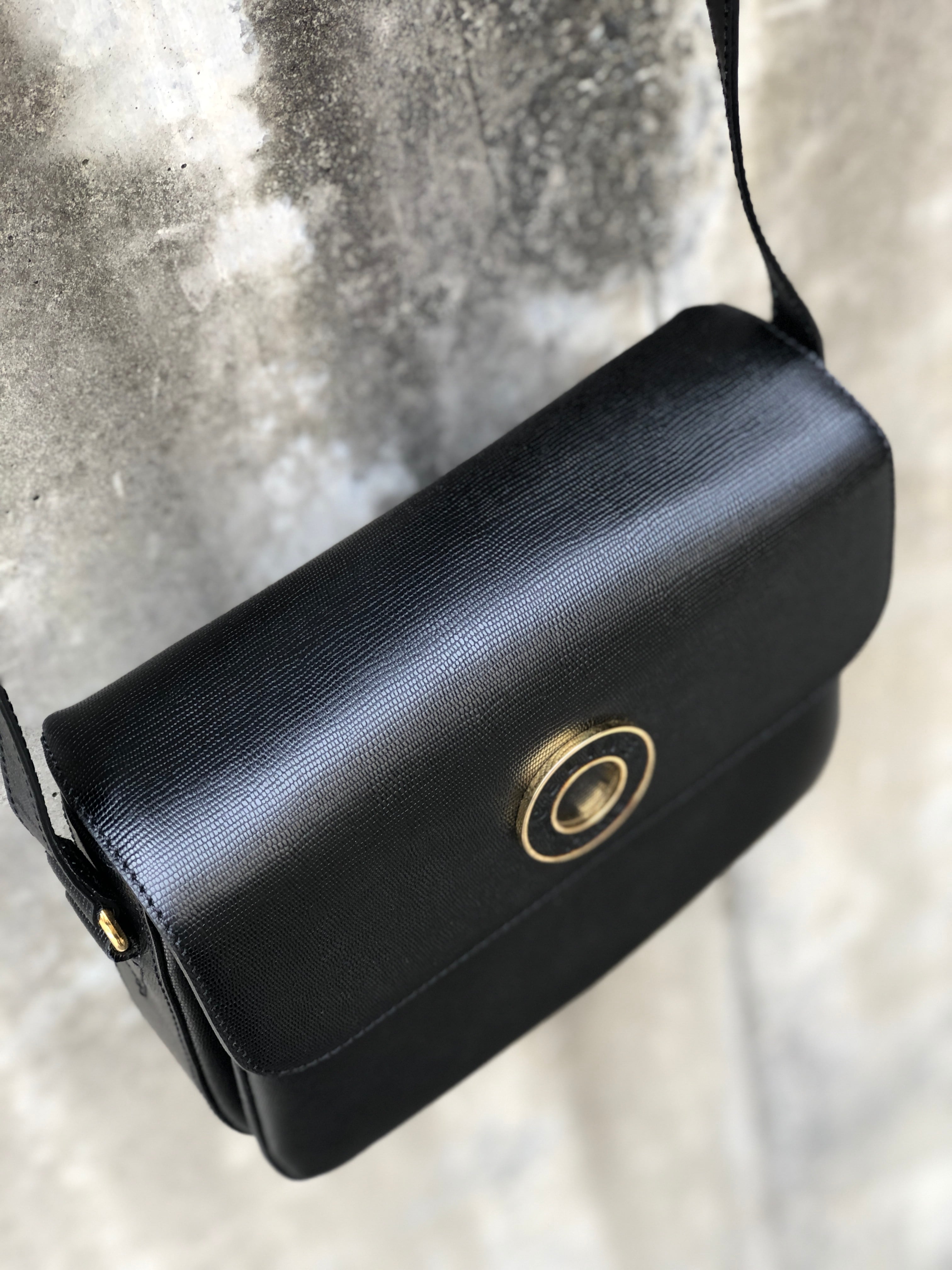 CELINE セリーヌ ロゴサークル エンボスレザー クロスボディ
