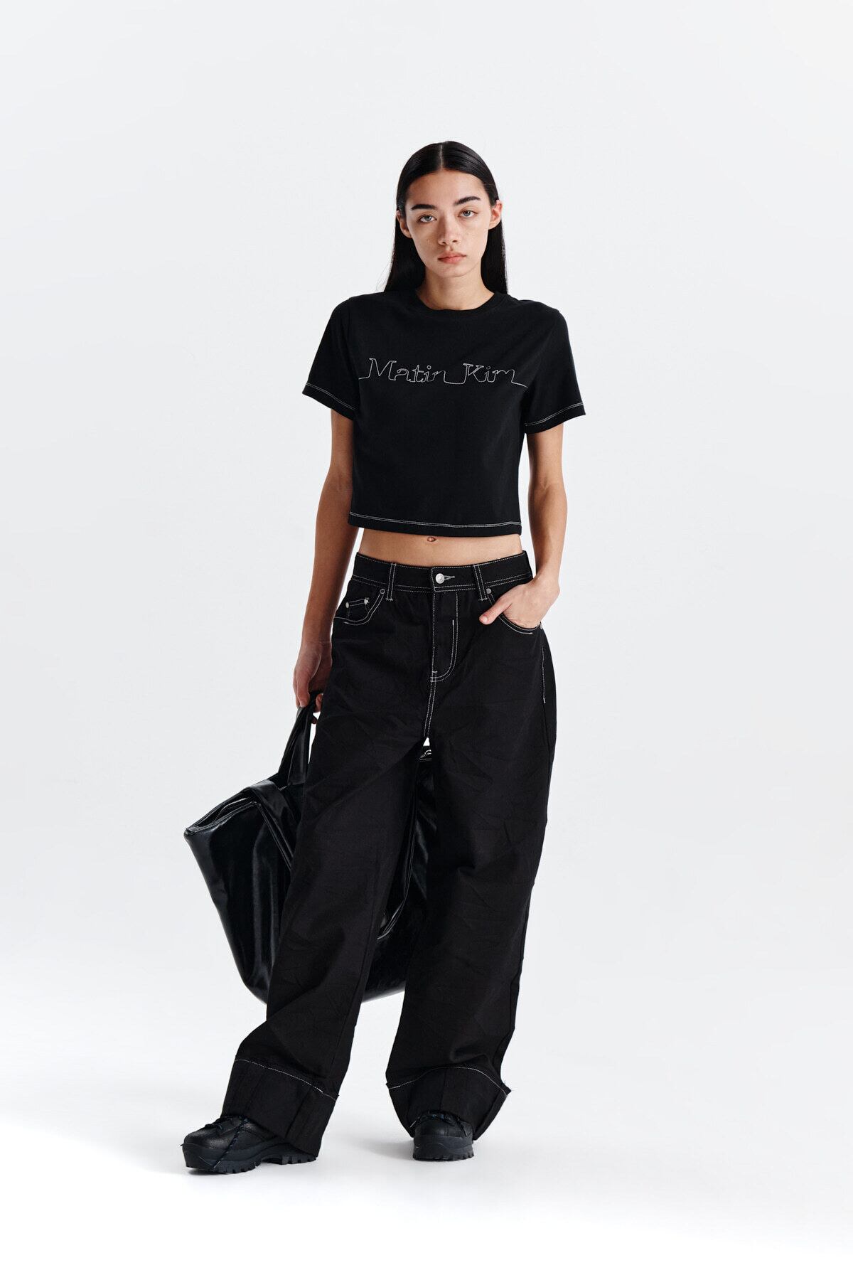 ★Matin Kim★ MATIN EDGE STITCH LOGO CROP TOP IN BLACK MK247 Matin Kim] MATIN EDGE STITCH LOGO CROP TOP IN BLACK 正規品