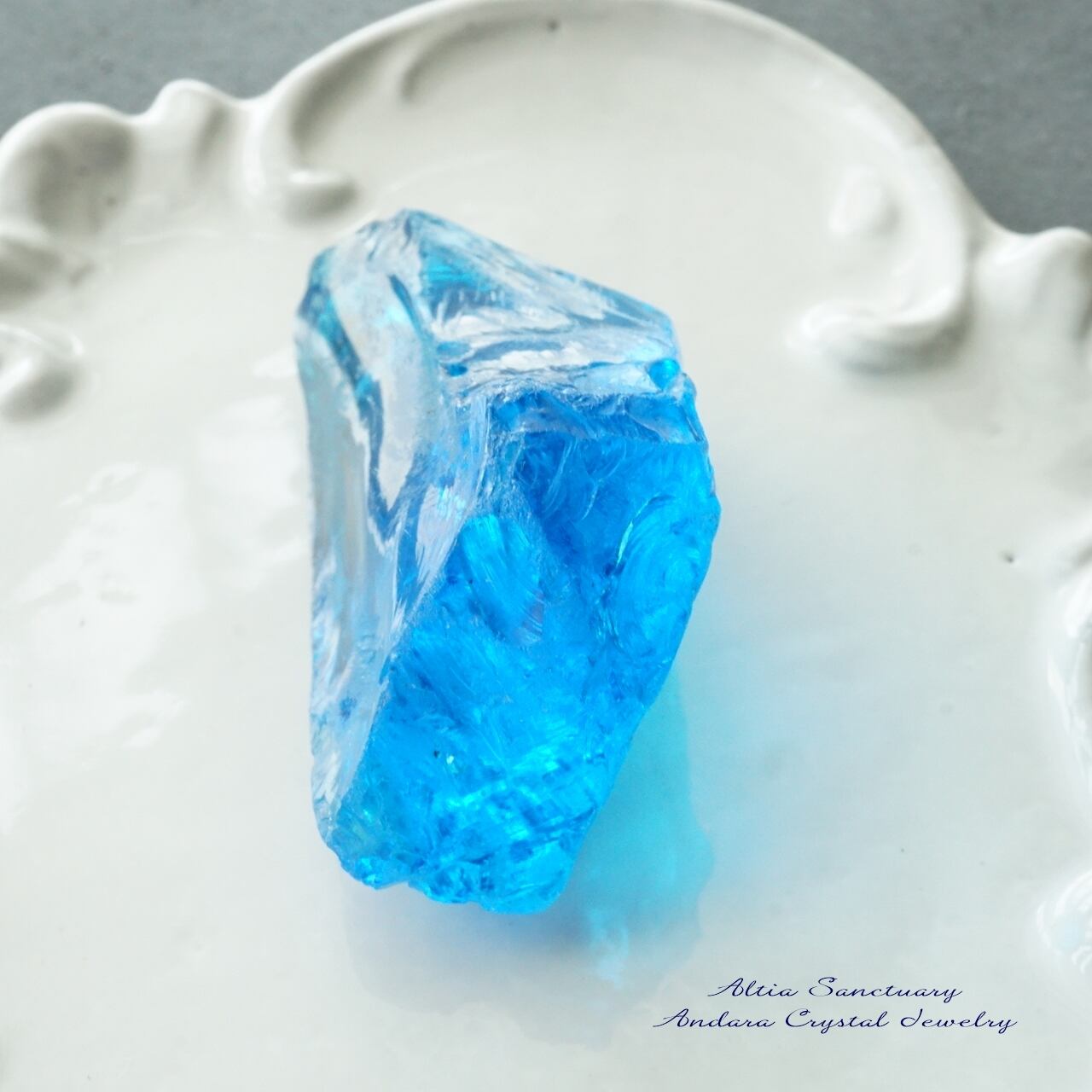 【原石】アンダラクリスタル　エレクトリックブルー Ｎｏ．13天然ガラス