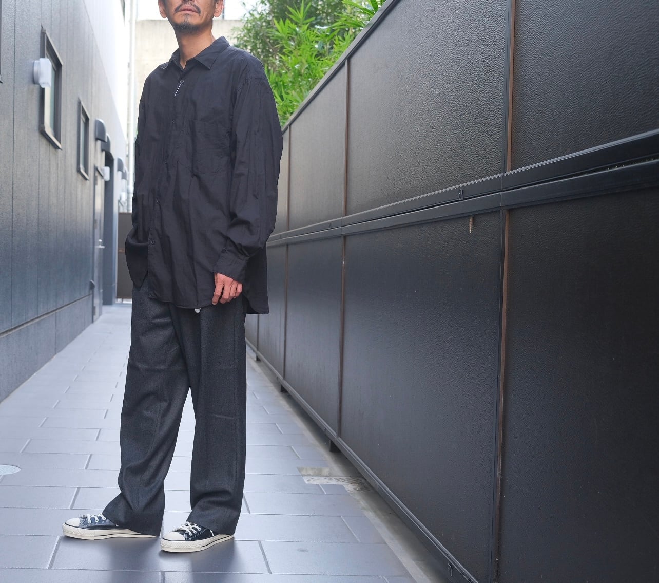 COMOLI(コモリ) / ウールフラノパンツ-CHARCOAL-(C03-03008) | Signs