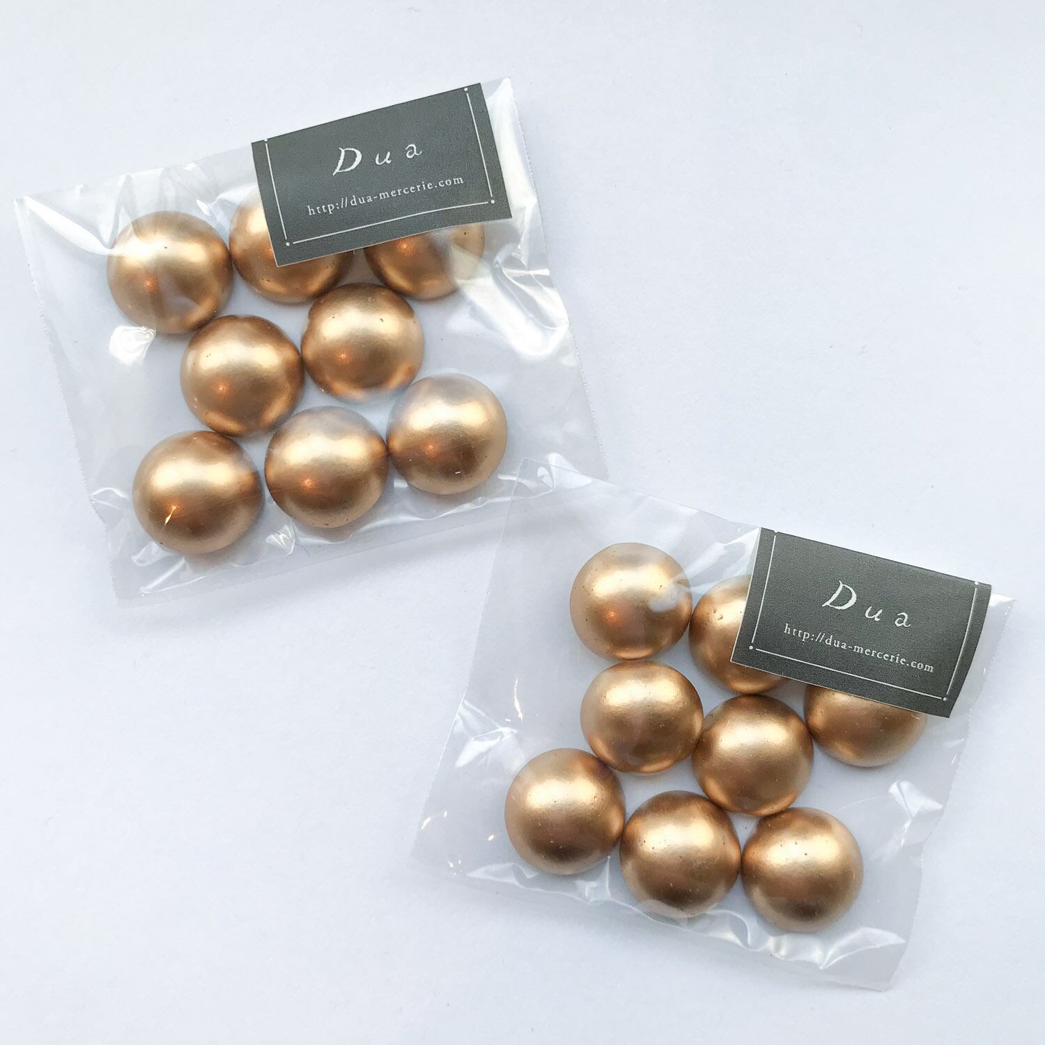 最終入荷〉丸型マットゴールドカボションパック（8p） | Dua