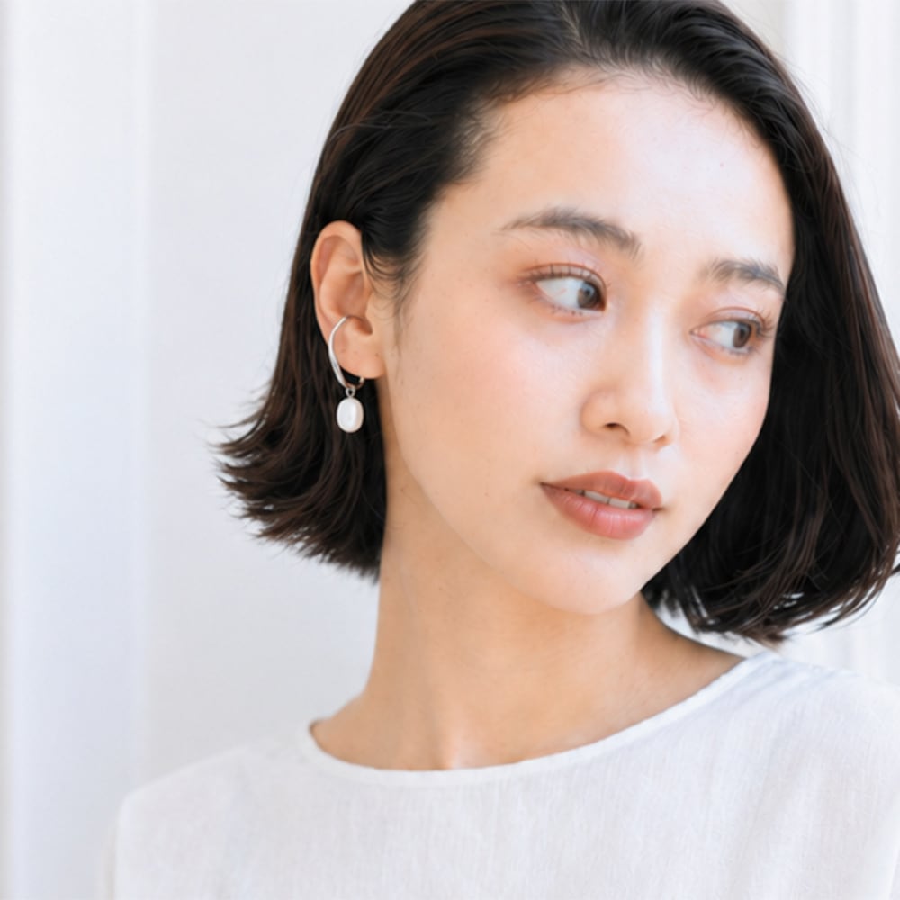 縦ラインが美しく映える 大粒 淡水パール イヤーカフ / 約10×13mm