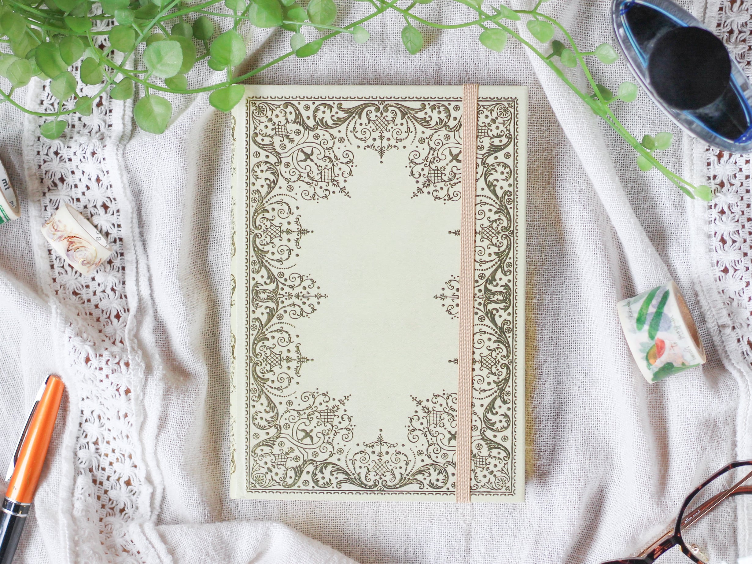 ノート "Gilded ivory" (PERTER PAUPER PRESS)