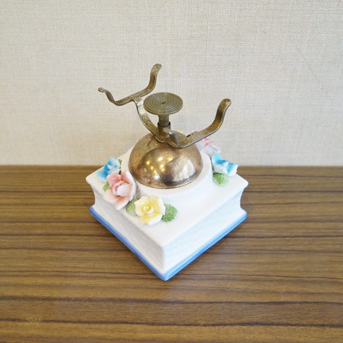 オルゴールのついた陶器の受話器置き | PAY ID