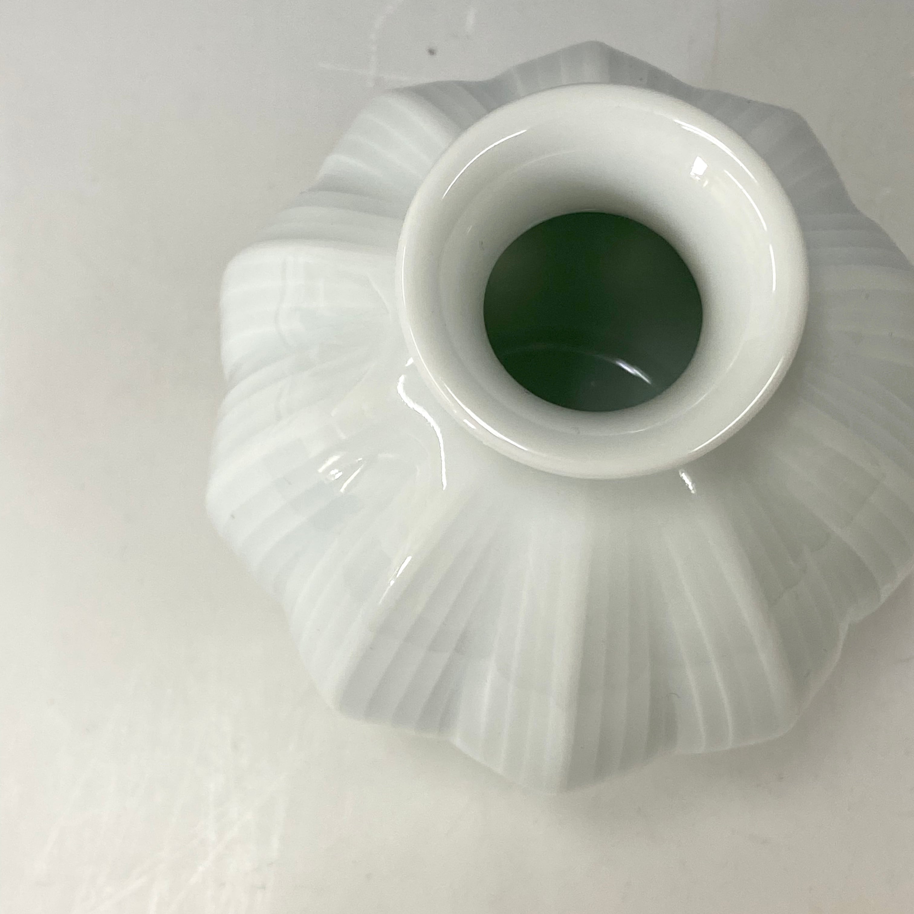 中尾純】白磁面取線彫徳利(縦) | 中仙窯