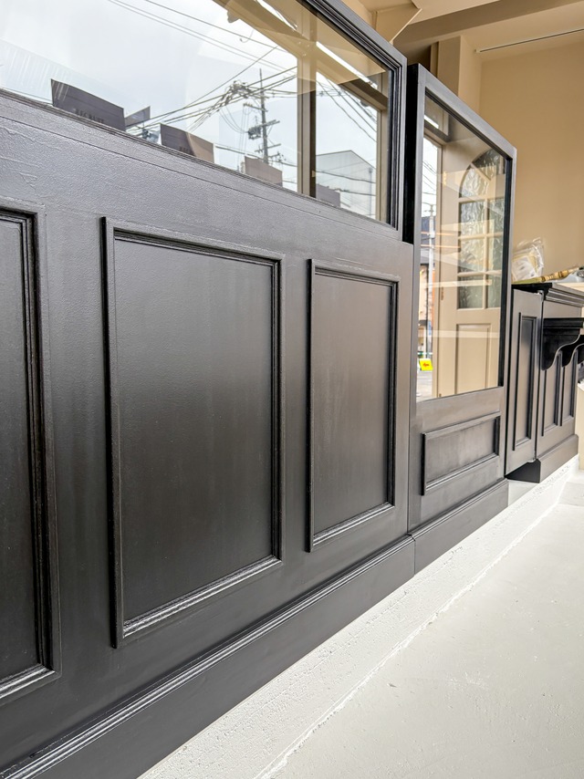 ドーナツフライヤーカウンター157　（ドーナツ屋さん向けショーケースカウンター）W3900スイングドア付き　ガラスショーケース