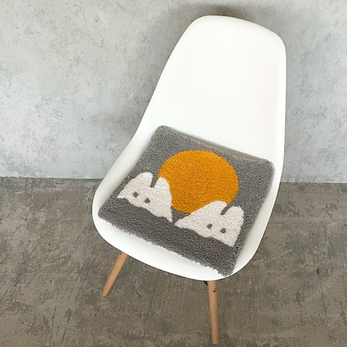 〈初売〉10月／ぴよん はねる（チェアラグ）