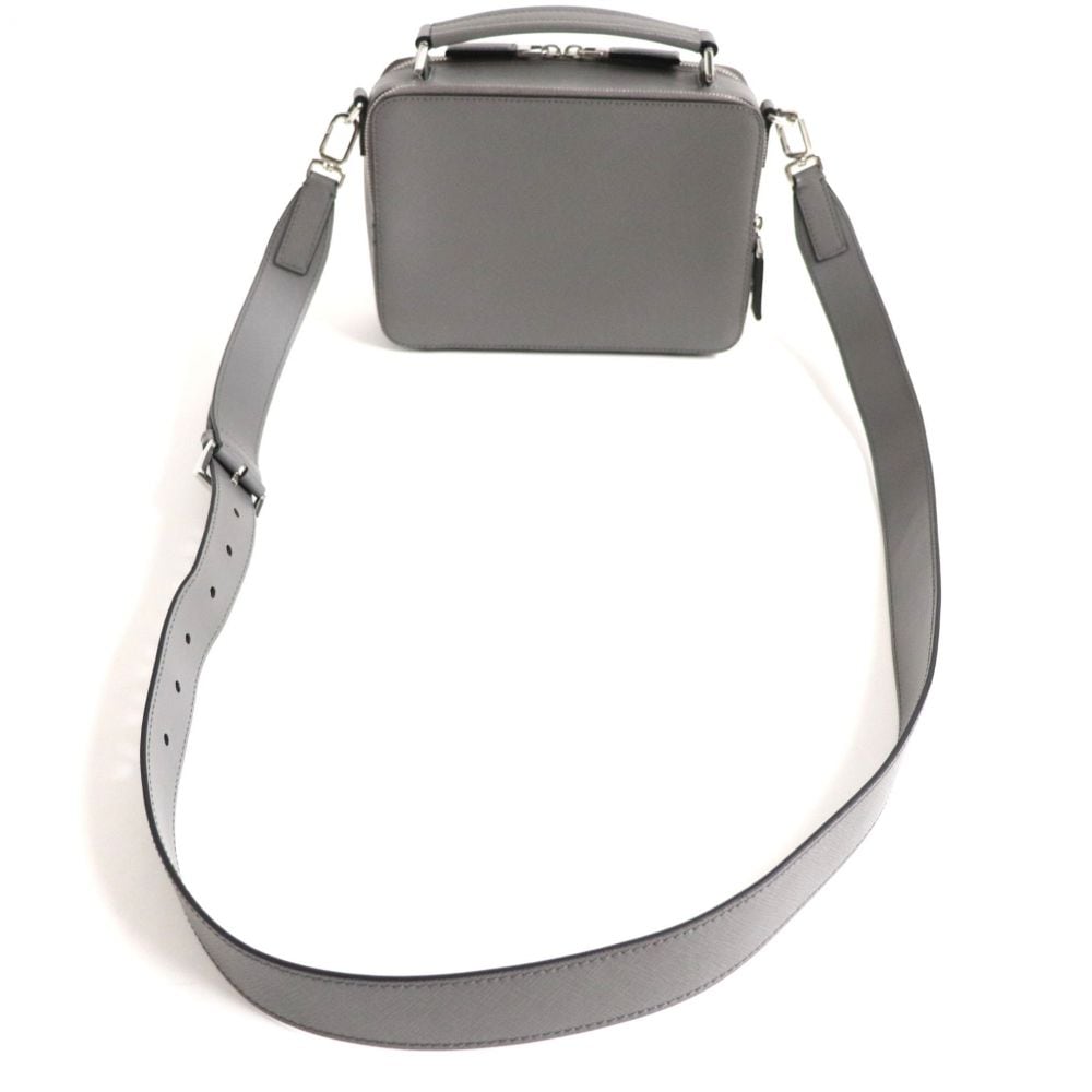 極美品▽PRADA プラダ 2VH069 ブリック 三角ロゴ金具付き サフィアーノ