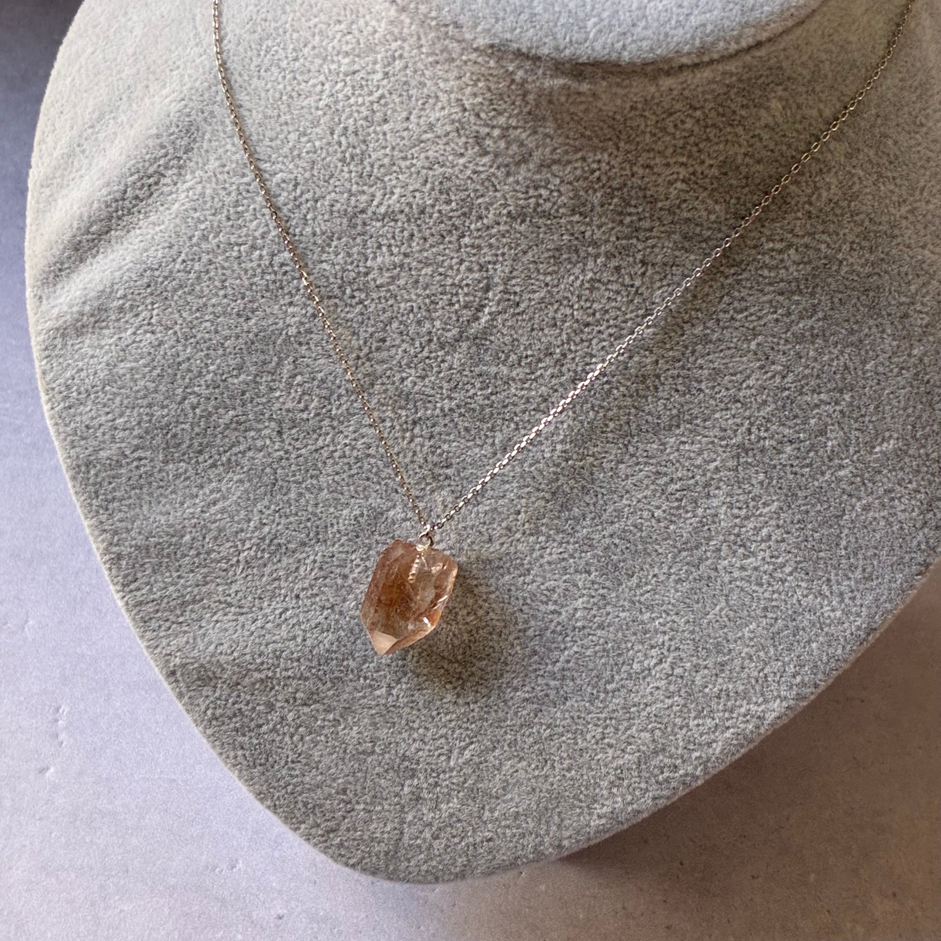 水晶の鉱物ネックレス 一点もの 原石 天然石 ハンドメイド