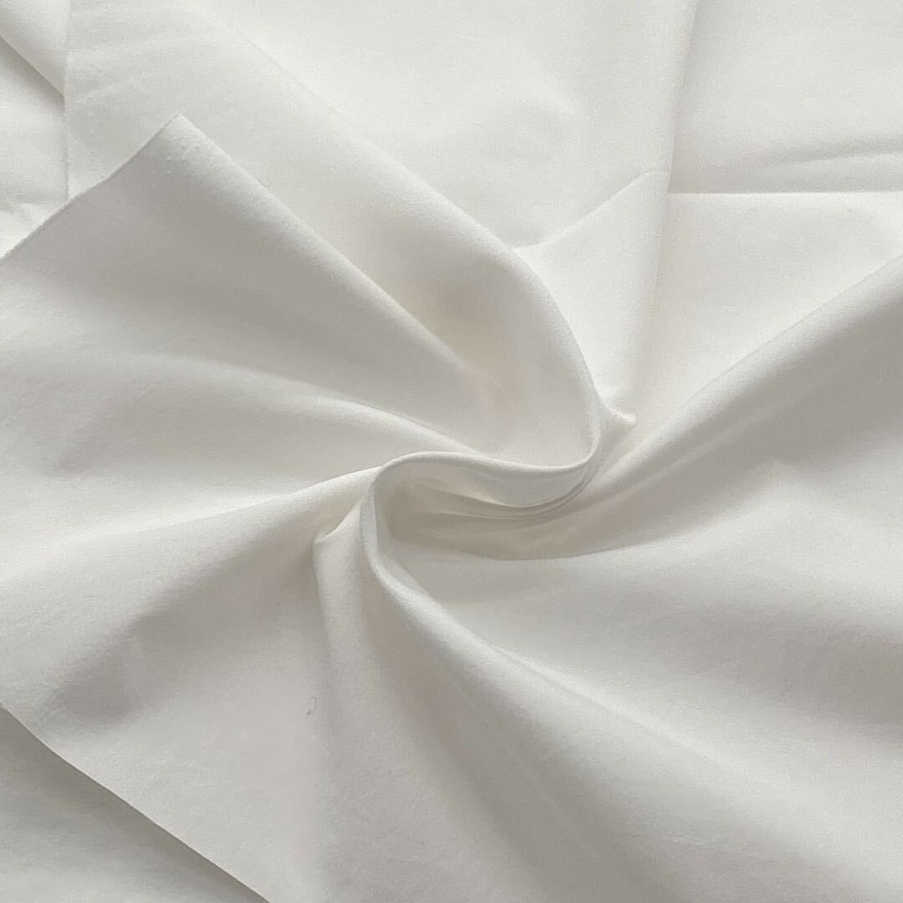 NN236◆2m◆M◆ポリエステル100%ややコシ感あり生地◆オフホワイト