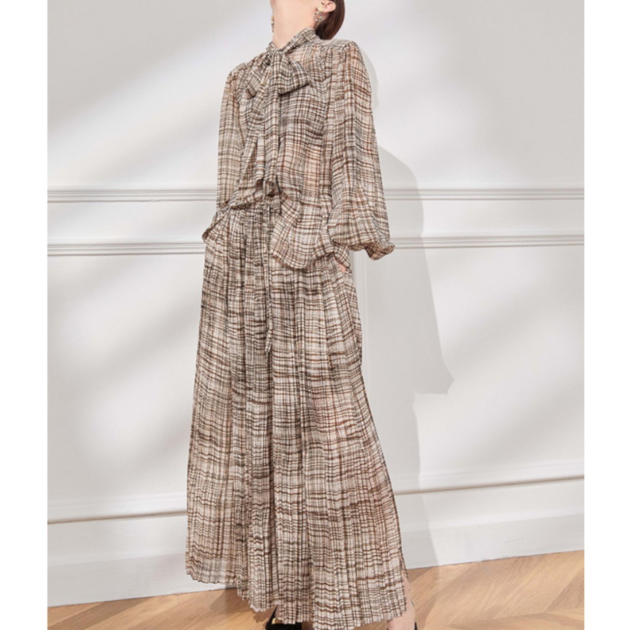 ベルスリーブチェックブラウス A00627